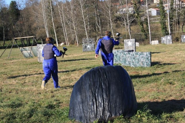  Giocando a paintball a Orense 